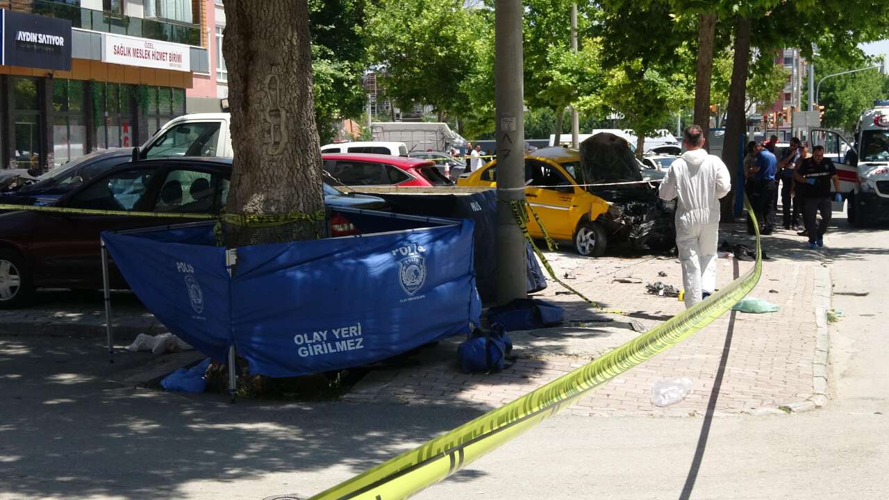 Konya'da Dilek ve kızı Ecrin Öz’ün can verdiği kaza anının görüntüleri ortaya çıktı 9